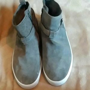 Vionic gray shoes sz 7 womens